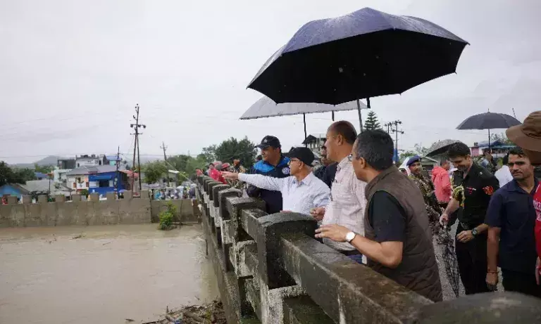 Manipur: राज्यपाल ने इंफाल में बाढ़ से हुई तबाही का जायजा लिया, त्वरित कार्रवाई के आदेश दिए Manipur: राज्यपाल ने इंफाल में बाढ़ से हुई तबाही का जायजा लिया, त्वरित कार्रवाई के आदेश दिए