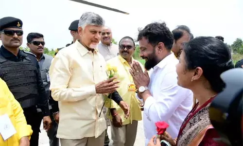 Andhra : चंद्रबाबू का अंबेडकर कोनासीमा जिले का दौरा लाभार्थियों को पेंशन का वितरण