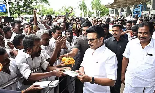 मुख्यमंत्री मदुरै पहुंचे! DMK सदस्यों ने उनका गर्मजोशी से स्वागत किया