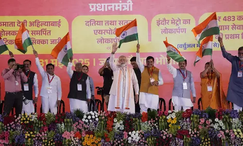 PM Modi ने भोपाल में महिला सशक्तिकरण कार्यक्रम के दौरान नारी देवी भव की घोषणा की