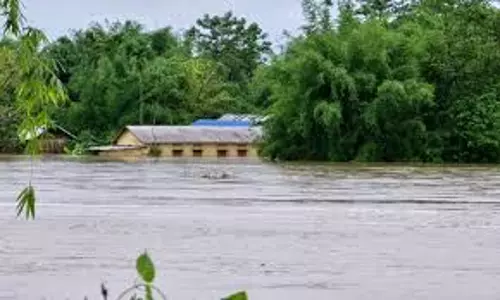 Assam: नीपको बांध के पानी ने लखीमपुर में तबाही मचाई; बांध टूटा, 2 की मौत Assam: नीपको बांध के पानी ने लखीमपुर में तबाही मचाई; बांध टूटा, 2 की मौत