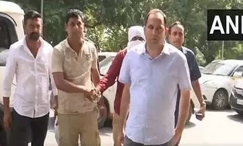 Delhi :पुलिस ने पाकिस्तानी आतंकियों को भारतीय सिम कार्ड भेजने के आरोप में एक और व्यक्ति को गिरफ्तार किया