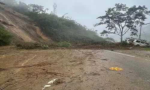 Arunachal Pradesh: भूस्खलन से सात लोगों की मौत Arunachal Pradesh: भूस्खलन से सात लोगों की मौत