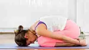 Health: रीढ़ की हड्डी को लचीलापन देता है शशांकासन, मन को शांत करने और तनाव दूर करने में है कारगर Health: रीढ़ की हड्डी को लचीलापन देता है शशांकासन, मन को शांत करने और तनाव दूर करने में है कारगर