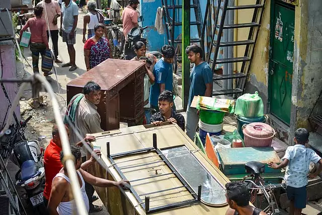 दिल्ली मदरसा कैंप आज ध्वस्त? तमिल परिवारों में खलबली! दिल्ली मदरसा कैंप आज ध्वस्त? तमिल परिवारों में खलबली!