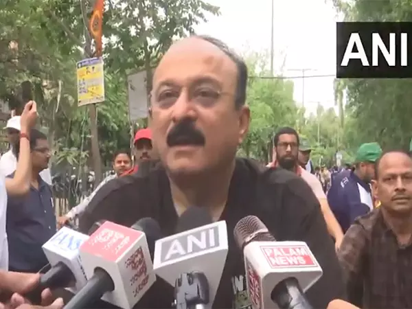 Delhi मंत्री ने जनकपुरी में फिट इंडिया संडे ऑन साइकिल अभियान में हिस्सा लिया Delhi मंत्री ने जनकपुरी में फिट इंडिया संडे ऑन साइकिल अभियान में हिस्सा लिया