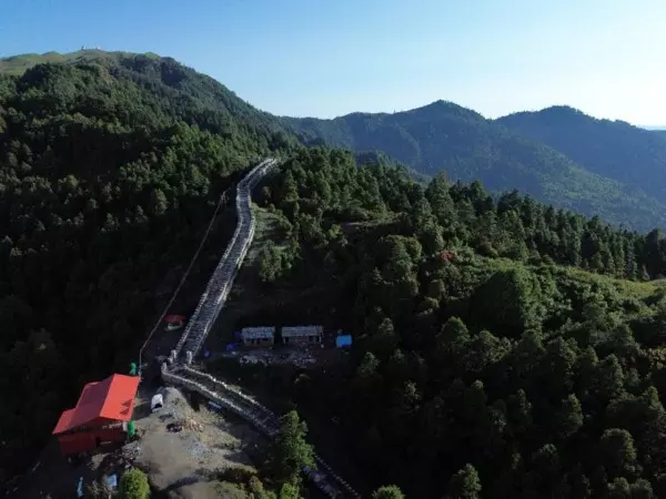 Nepal में नवनिर्मित मिनी-ग्रेट वॉल पर्यटकों के लिए आकर्षण का केंद्र बन गई Nepal में नवनिर्मित मिनी-ग्रेट वॉल पर्यटकों के लिए आकर्षण का केंद्र बन गई