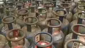 Haryana : कमर्शियल LPG सिलेंडर हुआ सस्ता, जानें नए रेट Haryana : कमर्शियल LPG सिलेंडर हुआ सस्ता, जानें नए रेट