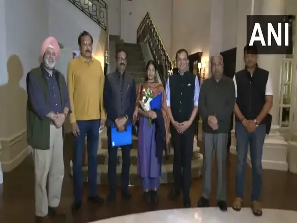 कनिमोझी के नेतृत्व में प्रतिनिधिमंडल Madrid पहुंचा, आतंकवाद के खिलाफ भारत की लड़ाई को उजागर करेगा कनिमोझी के नेतृत्व में प्रतिनिधिमंडल Madrid पहुंचा, आतंकवाद के खिलाफ भारत की लड़ाई को उजागर करेगा