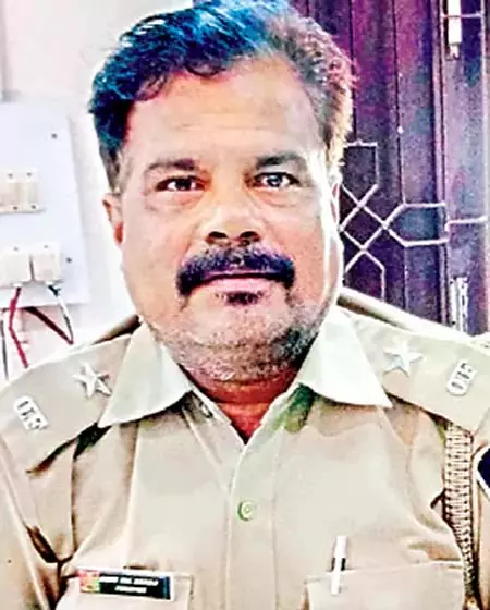 Odisha : फॉरेस्टर शिशिर की संदिग्ध मौत Odisha : फॉरेस्टर शिशिर की संदिग्ध मौत