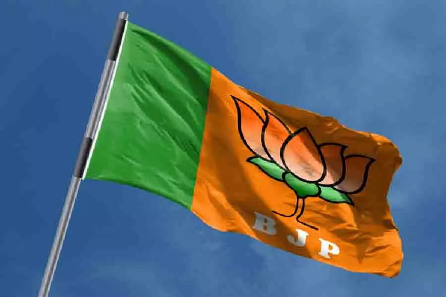 दक्षिण दिनाजपुर में BJP नेता पिंटू सरकार को अवैध इमारत का नोटिस दक्षिण दिनाजपुर में BJP नेता पिंटू सरकार को अवैध इमारत का नोटिस