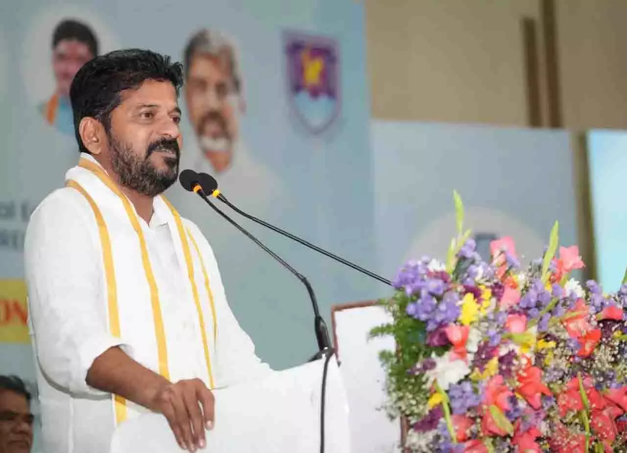CM रेवंत ने आधुनिक सुविधाओं के साथ 50 एकड़ में गोशालाएं स्थापित करने का निर्देश दिया CM रेवंत ने आधुनिक सुविधाओं के साथ 50 एकड़ में गोशालाएं स्थापित करने का निर्देश दिया