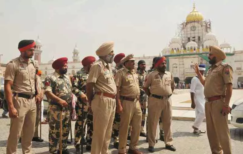 ऑपरेशन ब्लूस्टार की सालगिरह, Amritsar में सुरक्षा बढ़ाने के लिए 2,500 पुलिसकर्मी बुलाए गए ऑपरेशन ब्लूस्टार की सालगिरह, Amritsar में सुरक्षा बढ़ाने के लिए 2,500 पुलिसकर्मी बुलाए गए