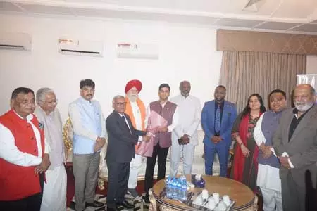 आतंकवाद के खिलाफ भारत के रुख की पुष्टि के लिए डेलिगेशन लाइबेरिया पहुंचा आतंकवाद के खिलाफ भारत के रुख की पुष्टि के लिए डेलिगेशन लाइबेरिया पहुंचा