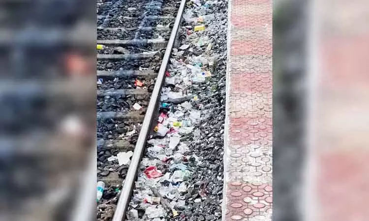 Chennai सिटीजन कनेक्ट, रेलवे ट्रैक पर से कचरा साफ करें, सैनेटोरियम यात्रियों से आग्रह Chennai सिटीजन कनेक्ट, रेलवे ट्रैक पर से कचरा साफ करें, सैनेटोरियम यात्रियों से आग्रह