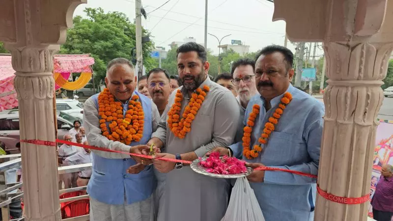 सोनीपत में MLA ने किया महाराज अरूट चौक का उद्घाटन सोनीपत में MLA ने किया महाराज अरूट चौक का उद्घाटन