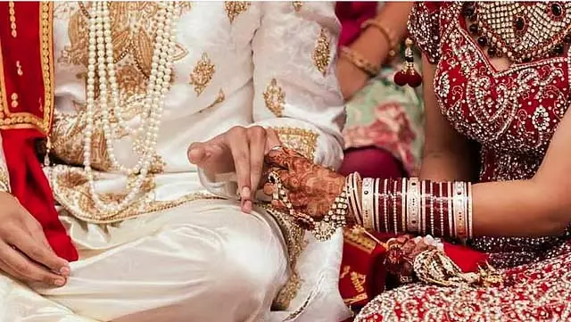 UP : हॉल में शादी समारोह आयोजित करने पर दलित परिवार पर हमला UP : हॉल में शादी समारोह आयोजित करने पर दलित परिवार पर हमला
