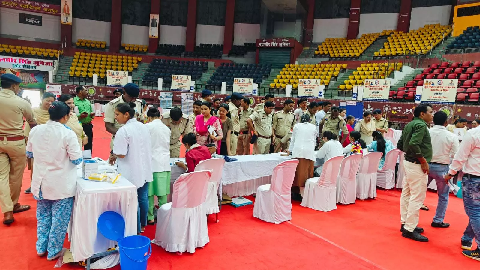मेगा हेल्थ कैंप में 200 पुलिसकर्मियों ने कराया इलाज मेगा हेल्थ कैंप में 200 पुलिसकर्मियों ने कराया इलाज