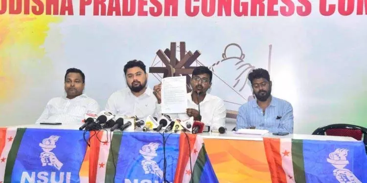 NSUI ने छात्रों के लिए मुफ्त बस यात्रा की मांग की NSUI ने छात्रों के लिए मुफ्त बस यात्रा की मांग की