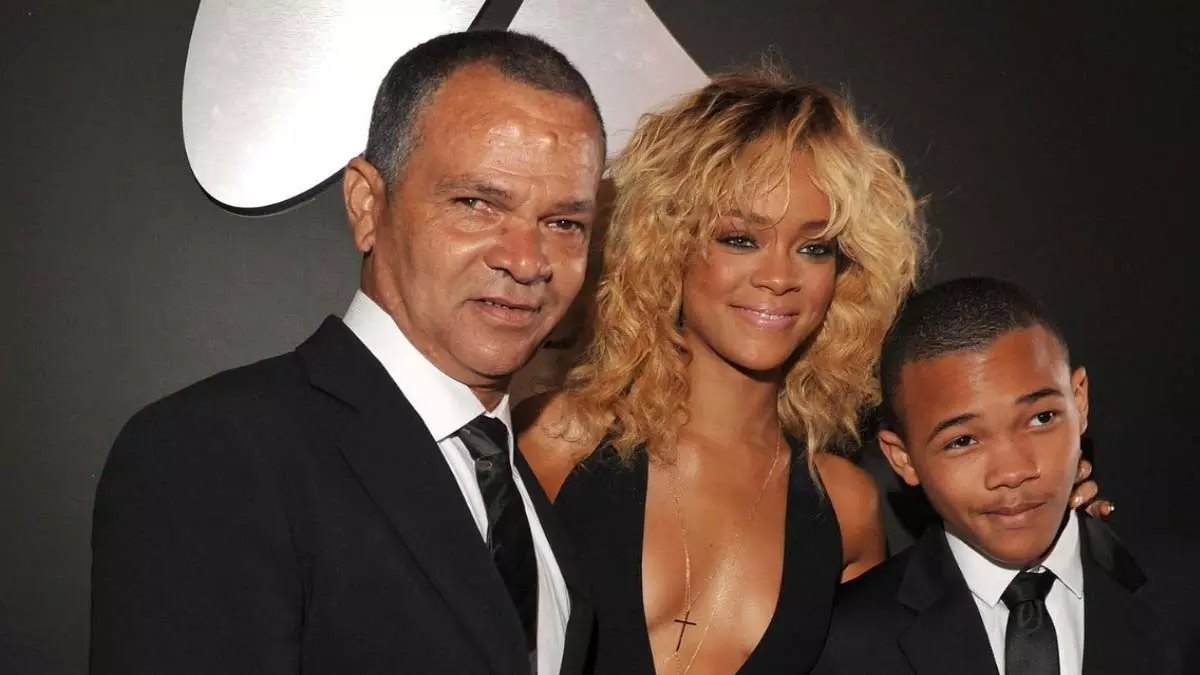 Rihanna के पिता का 70 साल की उम्र में इस कारण निधन Rihanna के पिता का 70 साल की उम्र में इस कारण निधन