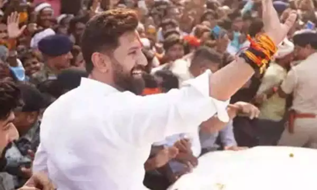 लोजपा नेता अरुण भारती ने बिहार विधानसभा चुनाव के लिए चिराग पासवान का समर्थन किया लोजपा नेता अरुण भारती ने बिहार विधानसभा चुनाव के लिए चिराग पासवान का समर्थन किया