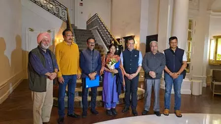 आतंकवाद विरोधी संदेश लेकर भारतीय सर्वदलीय प्रतिनिधिमंडल स्पेन में आतंकवाद विरोधी संदेश लेकर भारतीय सर्वदलीय प्रतिनिधिमंडल स्पेन में