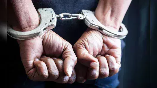 Sirohi: ताले तोड़कर चोरी करने वाले गिरोह का पर्दाफाश, चार आरोपी गिरफ्तार Sirohi: ताले तोड़कर चोरी करने वाले गिरोह का पर्दाफाश, चार आरोपी गिरफ्तार