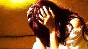 UP में मदरसा संचालक ने टीचर से किया रेप, पुलिस ने मामला दर्ज किया UP में मदरसा संचालक ने टीचर से किया रेप, पुलिस ने मामला दर्ज किया
