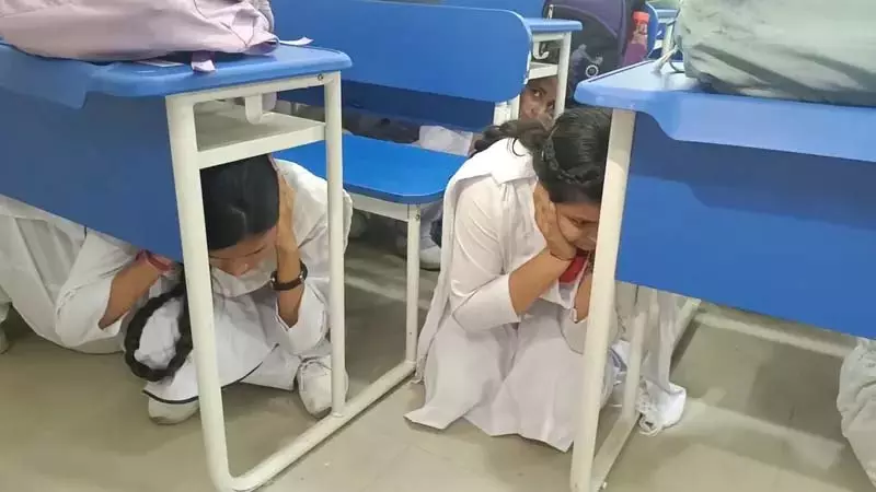 Jammu में बिना किसी दहशत के ‘ऑपरेशन शील्ड’ चलाया गया Jammu में बिना किसी दहशत के ‘ऑपरेशन शील्ड’ चलाया गया
