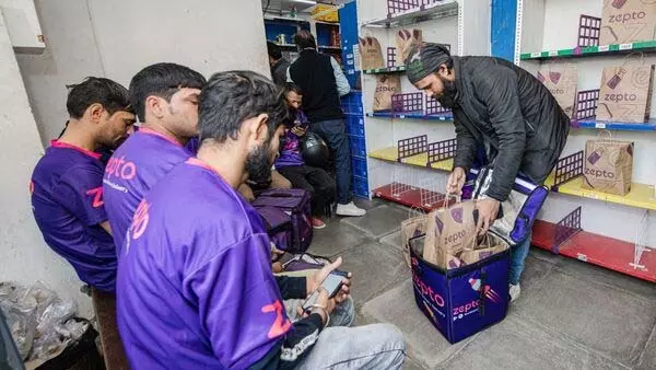 Maharashtra: FDA ने मुंबई के धारावी में ज़ेप्टो का खाद्य लाइसेंस रद्द किया Maharashtra: FDA ने मुंबई के धारावी में ज़ेप्टो का खाद्य लाइसेंस रद्द किया