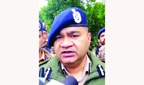 IGP कश्मीर ने खीर भवानी मेले के लिए उच्च स्तरीय सतर्कता का निर्देश दिया IGP कश्मीर ने खीर भवानी मेले के लिए उच्च स्तरीय सतर्कता का निर्देश दिया