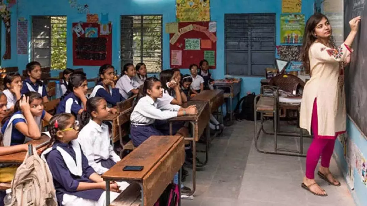संभल का PM श्री स्कूल बना प्रदेश का आदर्श, गांव के बच्चों को मिली कन्वेंट जैसी शिक्षा संभल का PM श्री स्कूल बना प्रदेश का आदर्श, गांव के बच्चों को मिली कन्वेंट जैसी शिक्षा