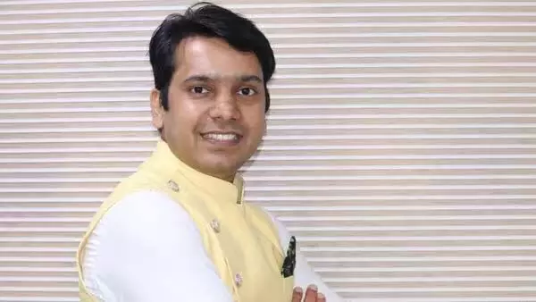 Sumeet Bagadia ने सोमवार - 2 जून 2025 को खरीदने के लिए तीन शेयर सुझाए Sumeet Bagadia ने सोमवार - 2 जून 2025 को खरीदने के लिए तीन शेयर सुझाए