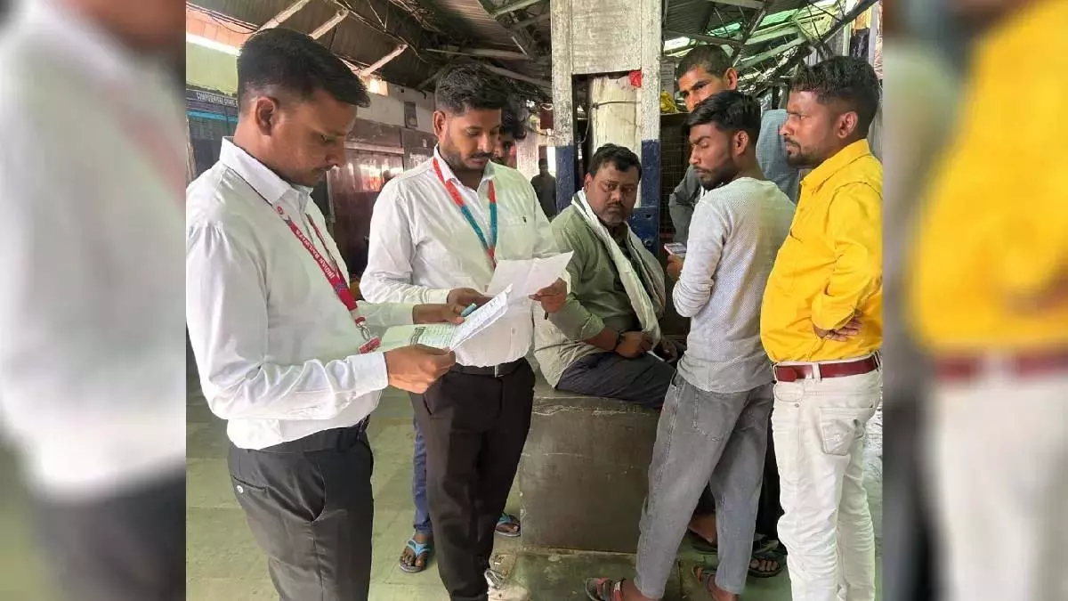 J&K: बिना टिकट यात्रियों से मई में वसूला 21.93 लाख रुपये जुर्माना J&K: बिना टिकट यात्रियों से मई में वसूला 21.93 लाख रुपये जुर्माना