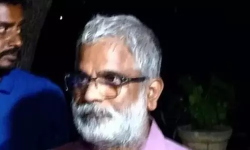 चिदंबरम विश्वविद्यालय के सहायक प्रोफेसर को पूर्व छात्रा के यौन उत्पीड़न के आरोप में गिरफ्तार किया चिदंबरम विश्वविद्यालय के सहायक प्रोफेसर को पूर्व छात्रा के यौन उत्पीड़न के आरोप में गिरफ्तार किया