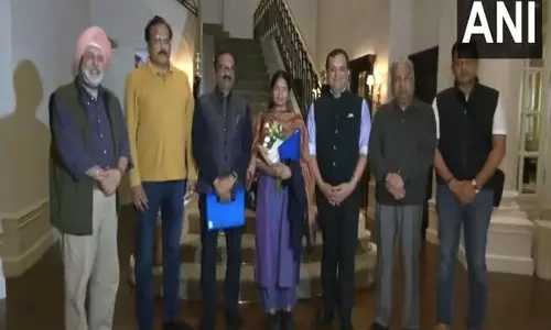 कनिमोझी के नेतृत्व में प्रतिनिधिमंडल Madrid पहुंचा, आतंकवाद के खिलाफ भारत की लड़ाई को उजागर करेगा कनिमोझी के नेतृत्व में प्रतिनिधिमंडल Madrid पहुंचा, आतंकवाद के खिलाफ भारत की लड़ाई को उजागर करेगा