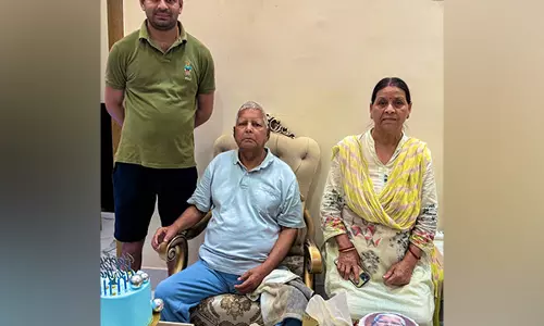 राजद से निकाले जाने के बाद Tej Pratap ने की प्यार की गुहार राजद से निकाले जाने के बाद Tej Pratap ने की प्यार की गुहार