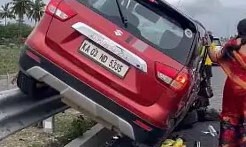 Bengaluru : एक्सप्रेसवे पर वाहन रोकने के बाद लूट