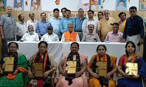 Bareilly: साहित्य परिषद ने 6 समाजसेवी महिलाओं को अहिल्याबाई होल्कर सम्मान 2025 से सम्मानित किया Bareilly: साहित्य परिषद ने 6 समाजसेवी महिलाओं को अहिल्याबाई होल्कर सम्मान 2025 से सम्मानित किया