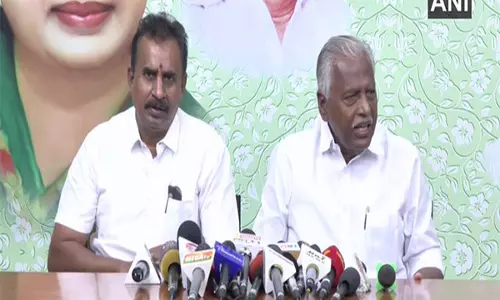 AIADMK ने आईएस इनबादुरई और एम धनपाल को राज्यसभा चुनाव के लिए मैदान में उतारा AIADMK ने आईएस इनबादुरई और एम धनपाल को राज्यसभा चुनाव के लिए मैदान में उतारा