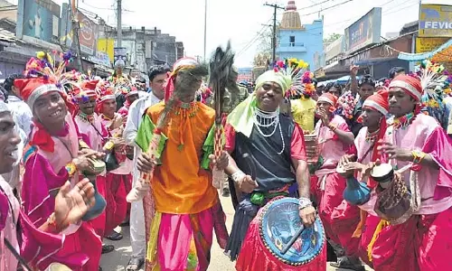 Sambalpur शीतल षष्ठी उत्सव विलुप्त हो रहे लोक नृत्य, संगीत रूपों के लिए जीवनदायी