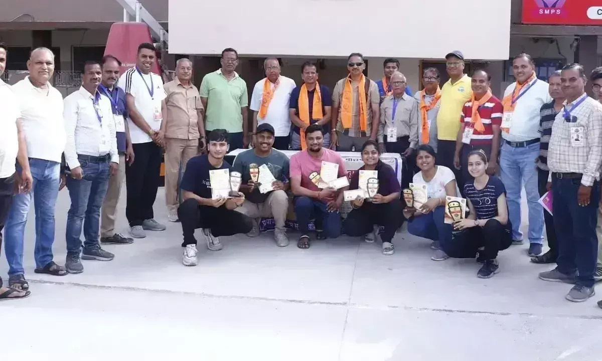 Bhilwara: अनूठी बाइक रेस प्रतियोगिता में धीमी गति बनी जीत की कुंजी