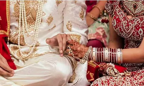 UP : हॉल में शादी समारोह आयोजित करने पर दलित परिवार पर हमला UP : हॉल में शादी समारोह आयोजित करने पर दलित परिवार पर हमला
