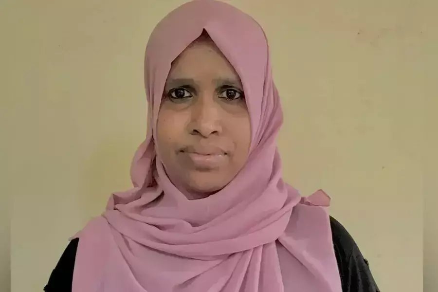 Kerala में बेटी की शादी की पूर्व संध्या पर कपकेक के बचे हुए Kerala में बेटी की शादी की पूर्व संध्या पर कपकेक के बचे हुए