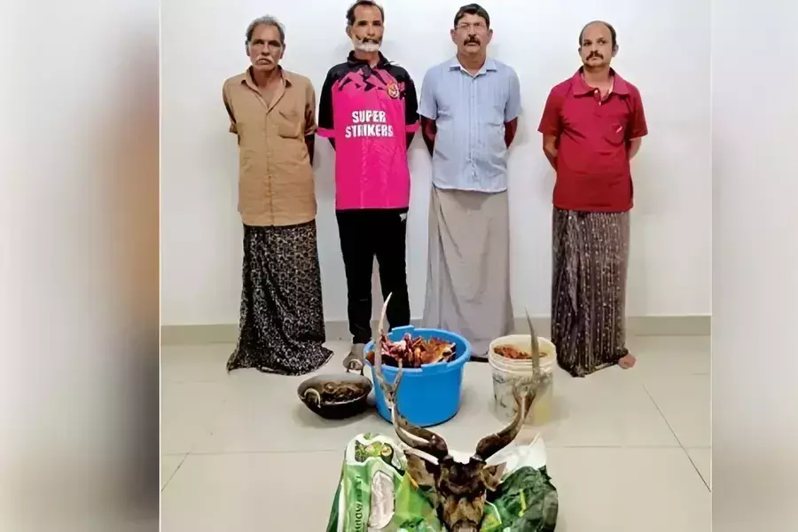 Kerala में घायल हिरण को मारने और पकाने के आरोप में चार लोग गिरफ्तार Kerala में घायल हिरण को मारने और पकाने के आरोप में चार लोग गिरफ्तार