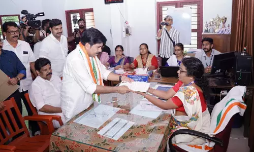 Kerala : नीलांबुर उपचुनाव आर्यदान शौकत ने नामांकन पत्र दाखिल किया Kerala : नीलांबुर उपचुनाव आर्यदान शौकत ने नामांकन पत्र दाखिल किया