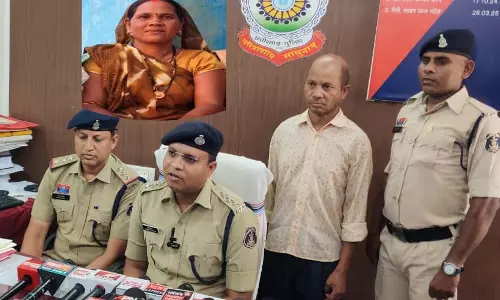 प्रेमी से मांगा 5000 रुपए, नहीं मिलने पर महिला ने थप्पड़ जड़ा, हुई हत्या प्रेमी से मांगा 5000 रुपए, नहीं मिलने पर महिला ने थप्पड़ जड़ा, हुई हत्या
