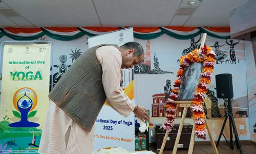 रवींद्र जयंती: शंघाई में भारतीय वाणिज्य दूतावास ने पहलगाम आतंकी हमलों के पीड़ितों को सम्मानित किया रवींद्र जयंती: शंघाई में भारतीय वाणिज्य दूतावास ने पहलगाम आतंकी हमलों के पीड़ितों को सम्मानित किया
