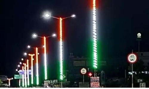 Ranchi : के छतरपुर में तिरंगा स्ट्रीट लाइट से बढ़ेगा राष्ट्रप्रेम