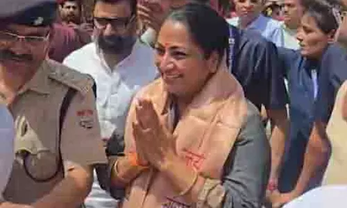 Rekha Gupta ने अपने कार्यकाल के 100 दिन पूरे होने पर हर की पौड़ी पर पवित्र स्नान किया